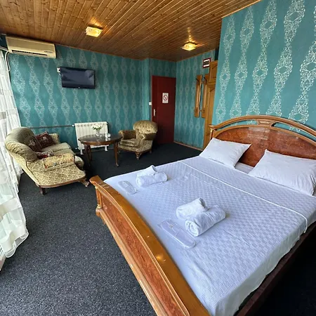 Odelia Hotel *